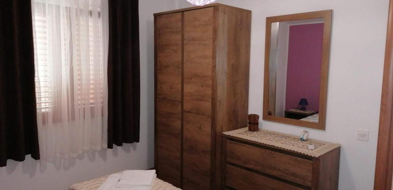 פירובאץ Apartments Vila Leona מראה חיצוני תמונה