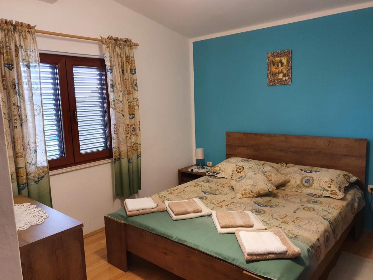 פירובאץ Apartments Vila Leona מראה חיצוני תמונה