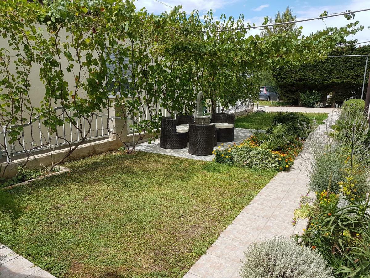 פירובאץ Apartments Vila Leona מראה חיצוני תמונה